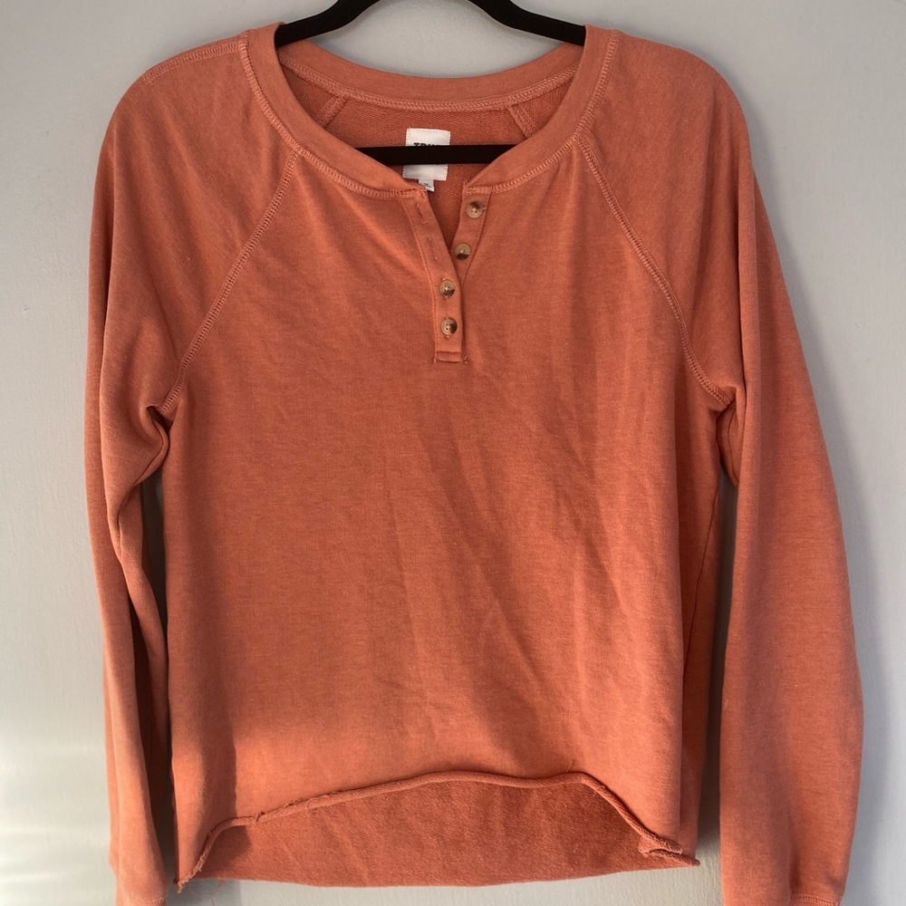 orange shirt